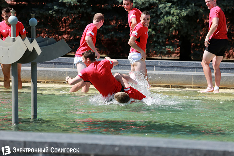 фонтан Солигорск футболисты