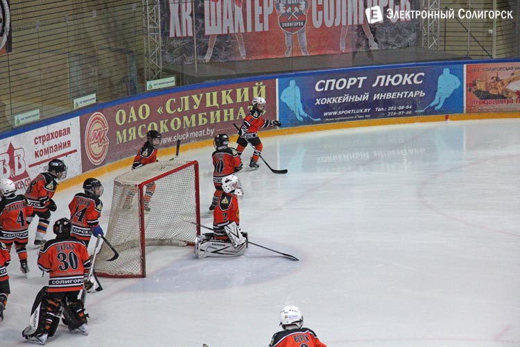 хоккей в Солигорске