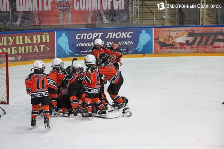хоккей в Солигорске