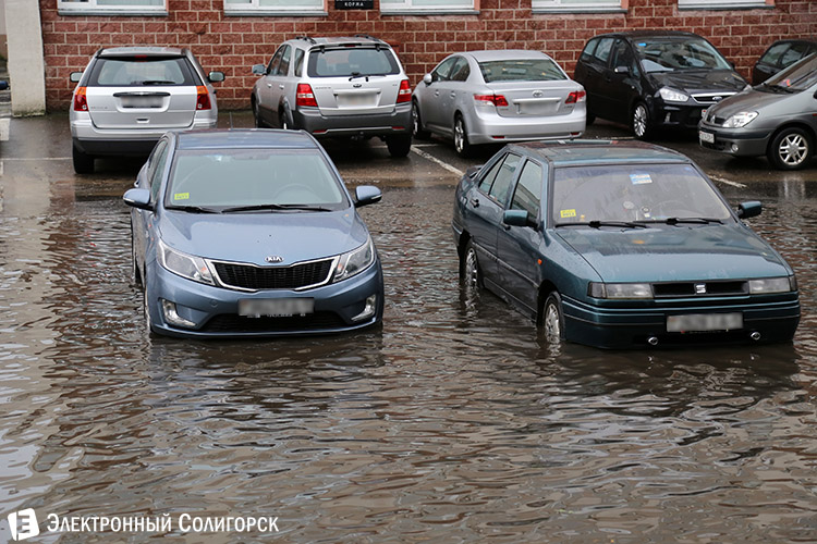 сильный дождь в Солигорске