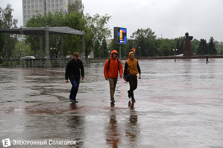 сильный дождь в Солигорске