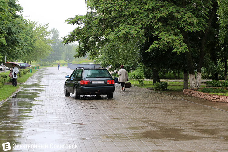 сильный дождь в Солигорске