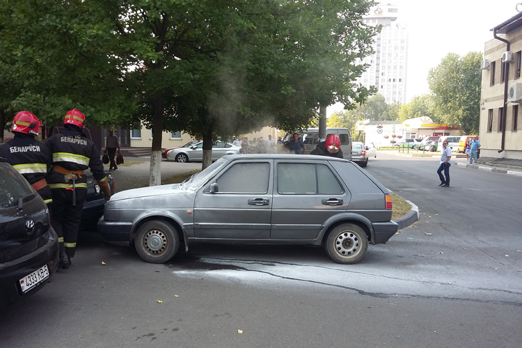 В Солигорске горел автомобиль