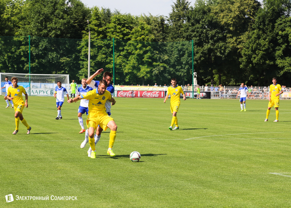 Футбольный матч Слуцк - Батэ