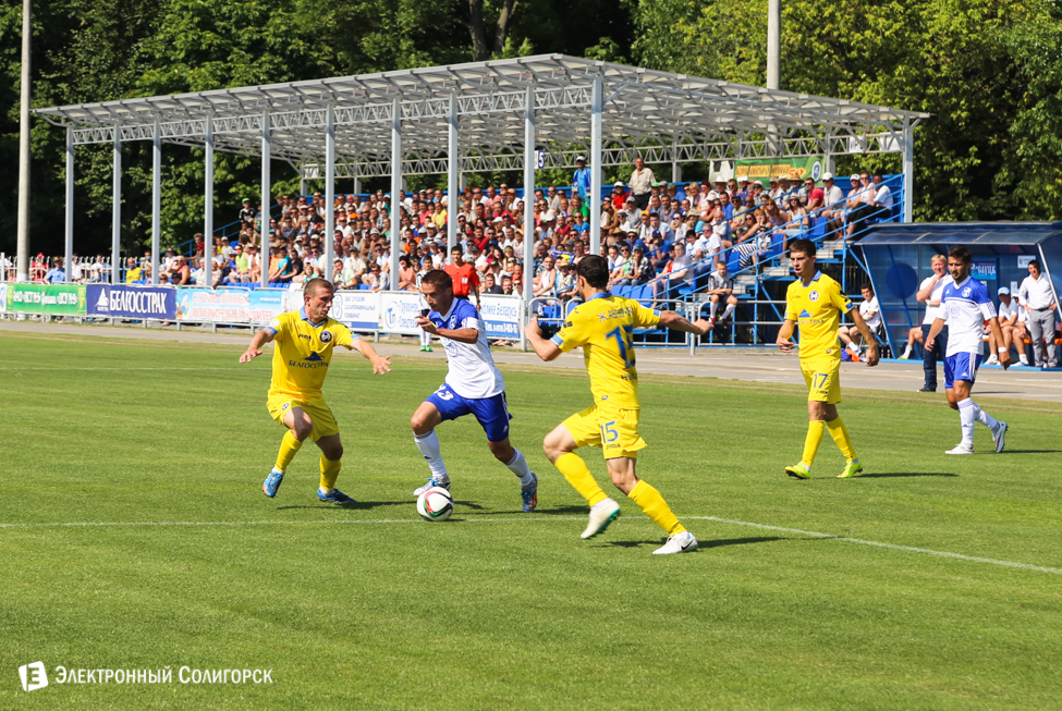 Футбольный матч Слуцк - Батэ