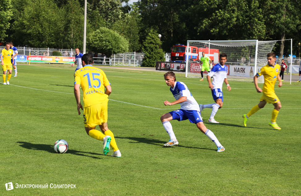 Футбольный матч Слуцк - Батэ