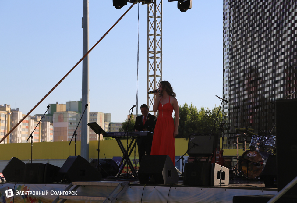 Концерт в Солигорске Мила Нитич и Тео