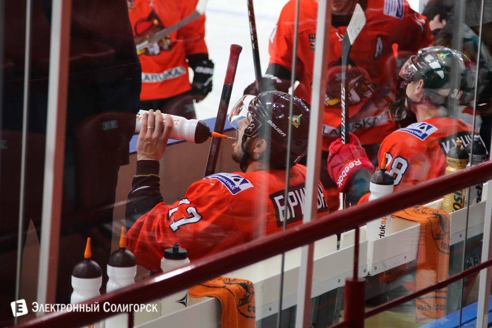 болельщики ХК Шахтер