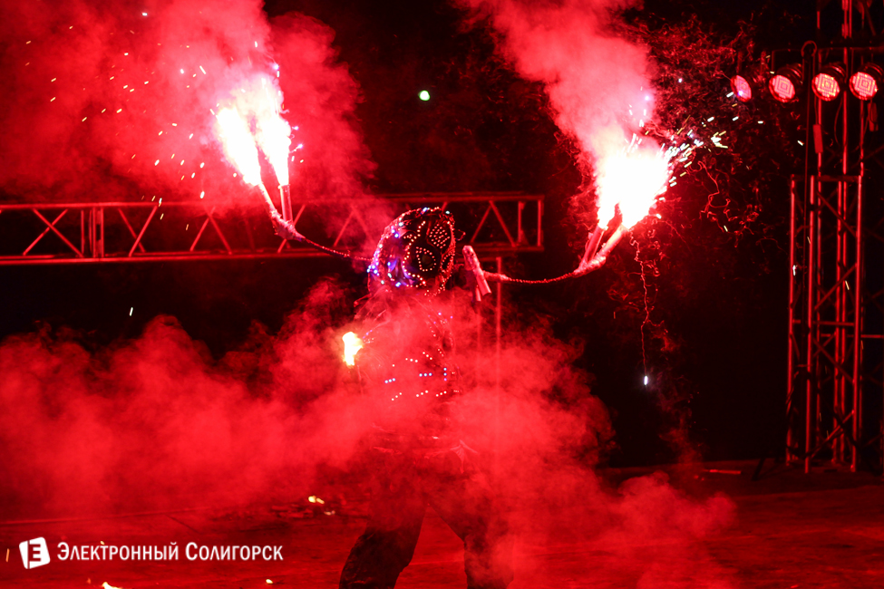шоу огня в Солигорске