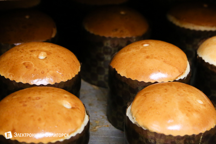 освящение пасхальных куличей магазин Радуга