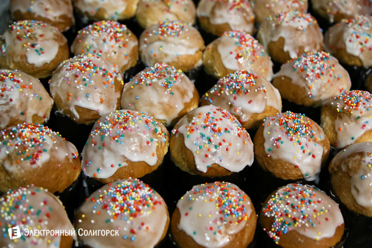 освящение пасхальных куличей магазин Радуга