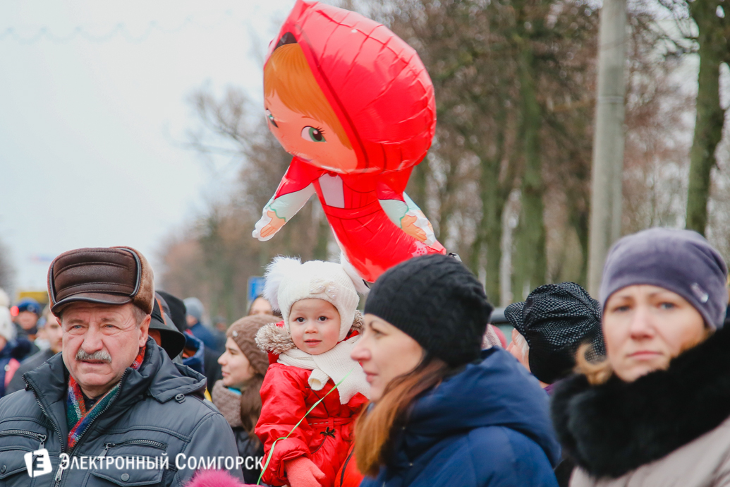 Парад Дедов Морозов Солигорск