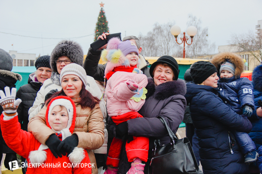 Парад Дедов Морозов Солигорск