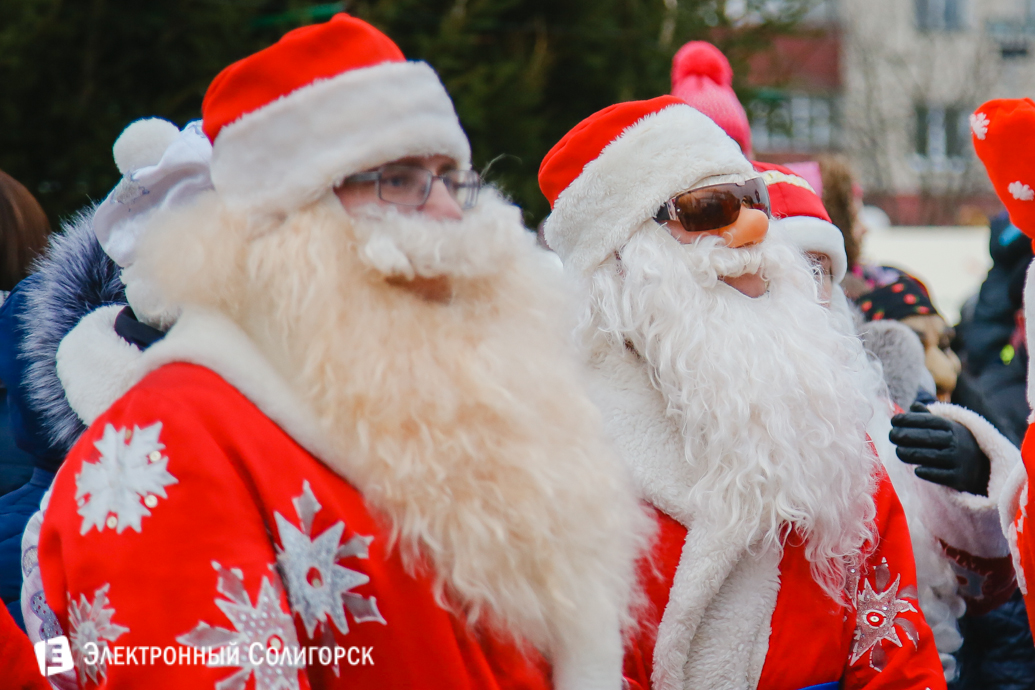 Парад Дедов Морозов Солигорск