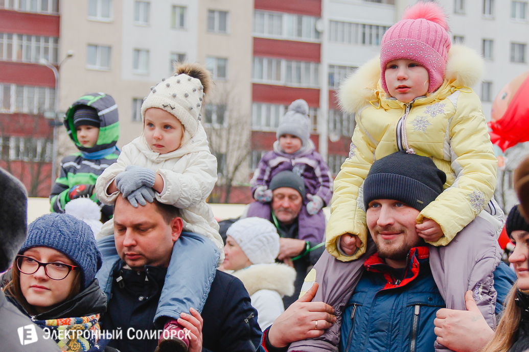Парад Дедов Морозов Солигорск