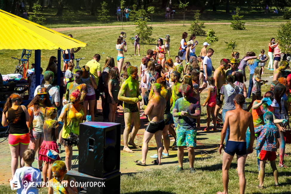 фестиваль красок Holidance Солигорск