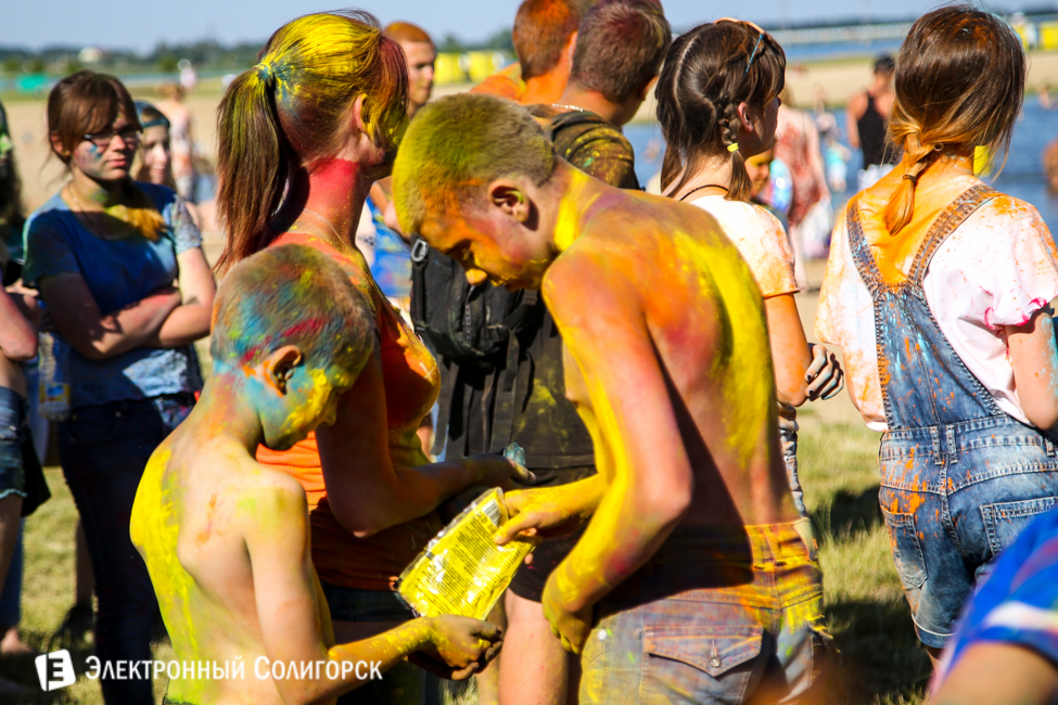 фестиваль красок Holidance Солигорск