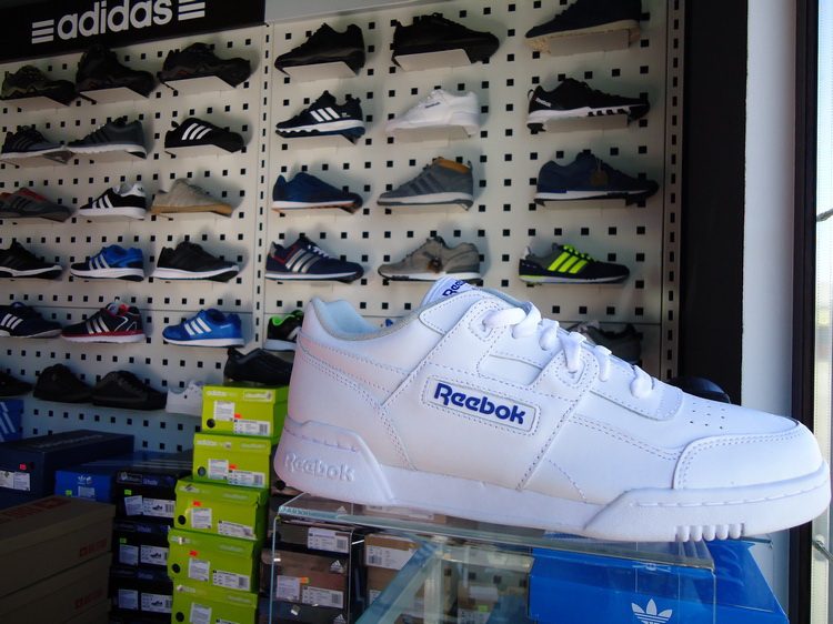 спортивная молодежная обувь