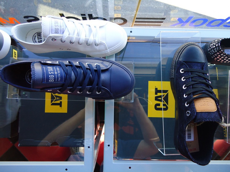 спортивная молодежная обувь