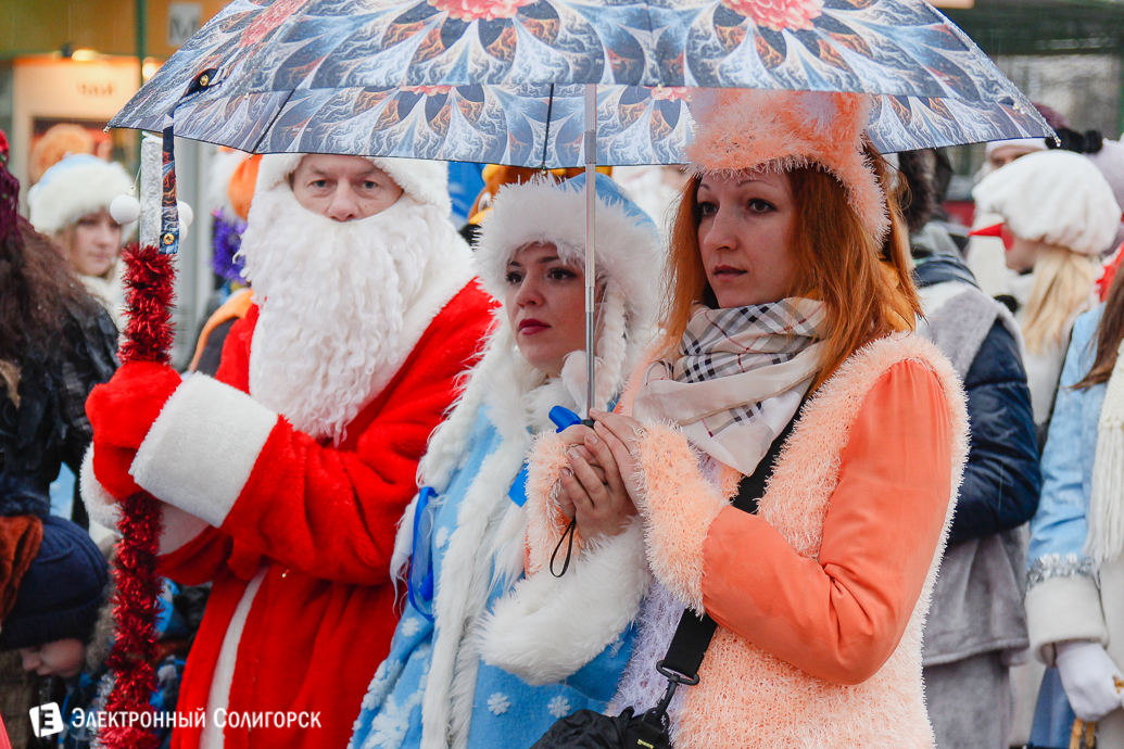 парад Дедов Морозов Солигорск