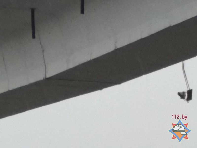 трещина в конструкции моста через Припять