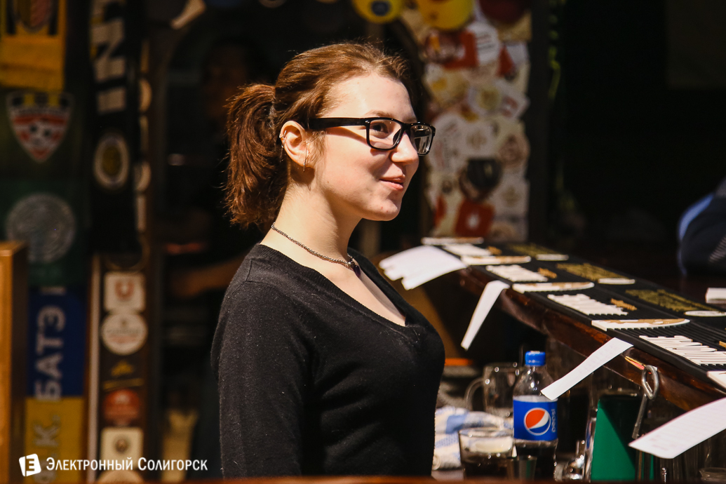 девушка бармен солигорск