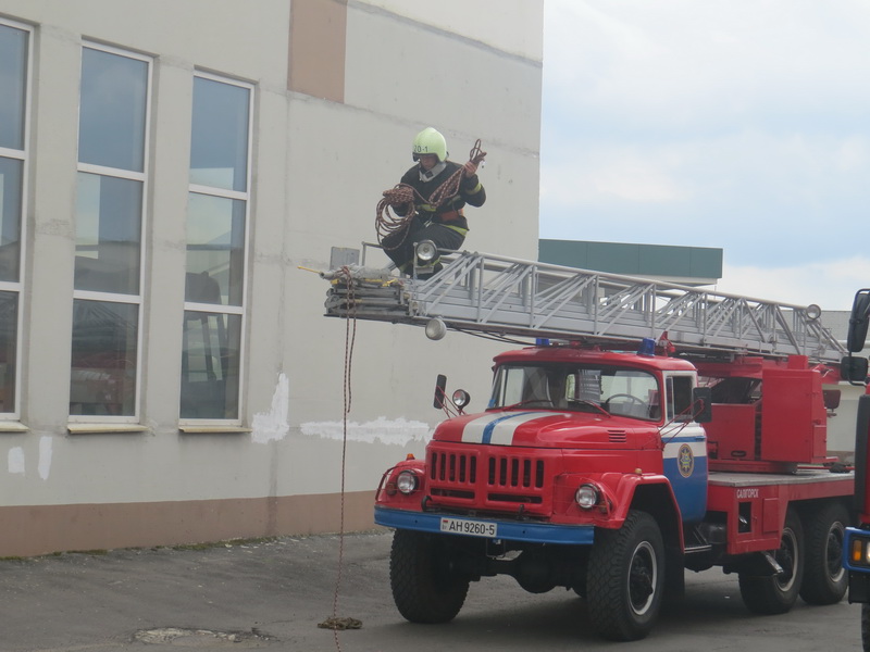 Тактико-специальные учения на автобусном парке №1 в Солигорске