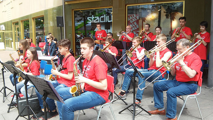 Оркестр в центре г.Кристианстад, Швеция