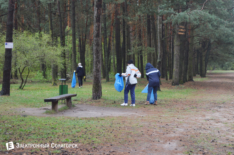 уборка тропы здоровья 2017 в солигорске