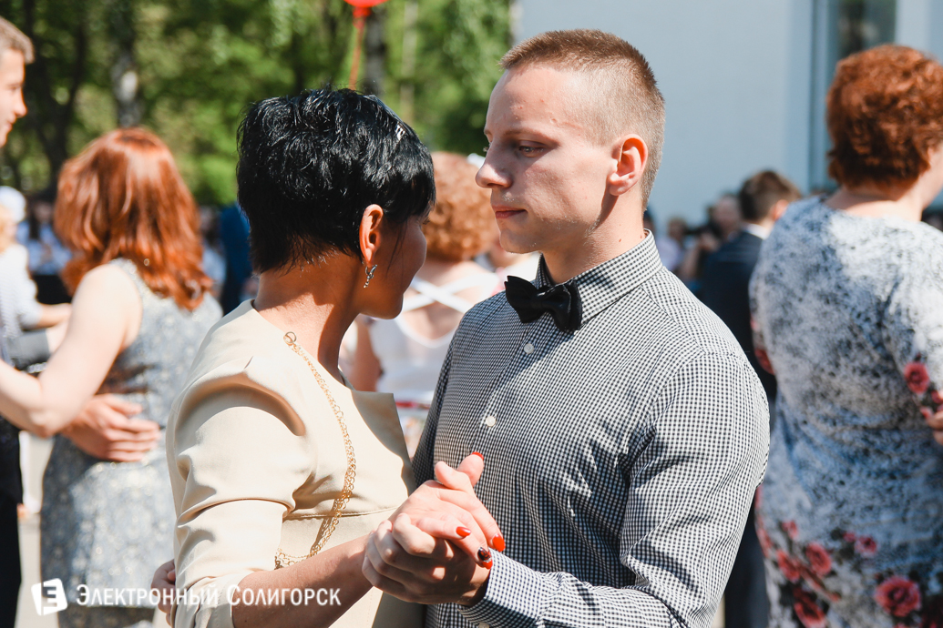 последний звонок школа№8 Солигорск 2017