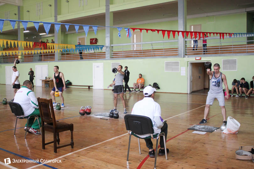 Турнир по гиревому спорту в Солигорске