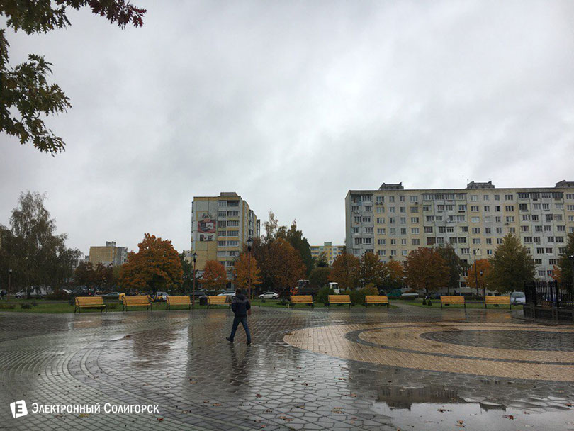 скамейки соборная площадь Солигорск