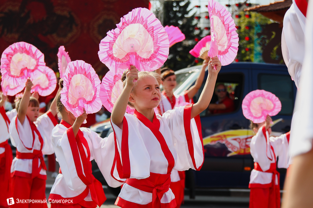 карнавальное шествие на день города солигорска