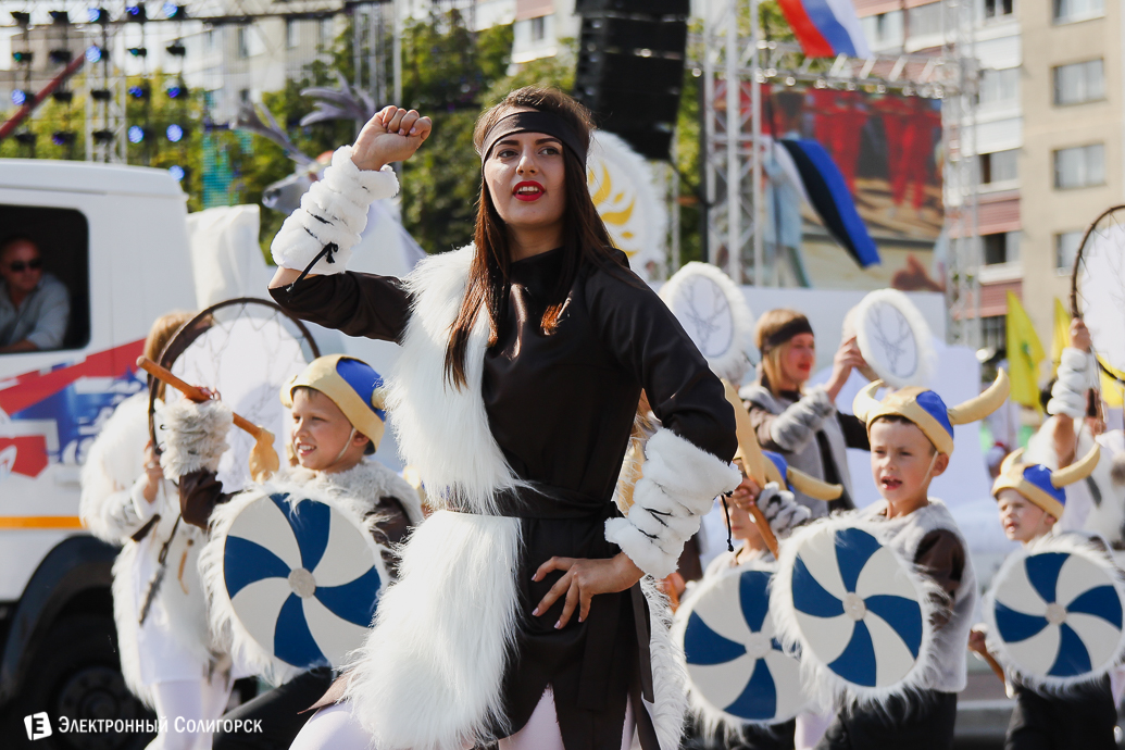 карнавальное шествие на день города солигорска