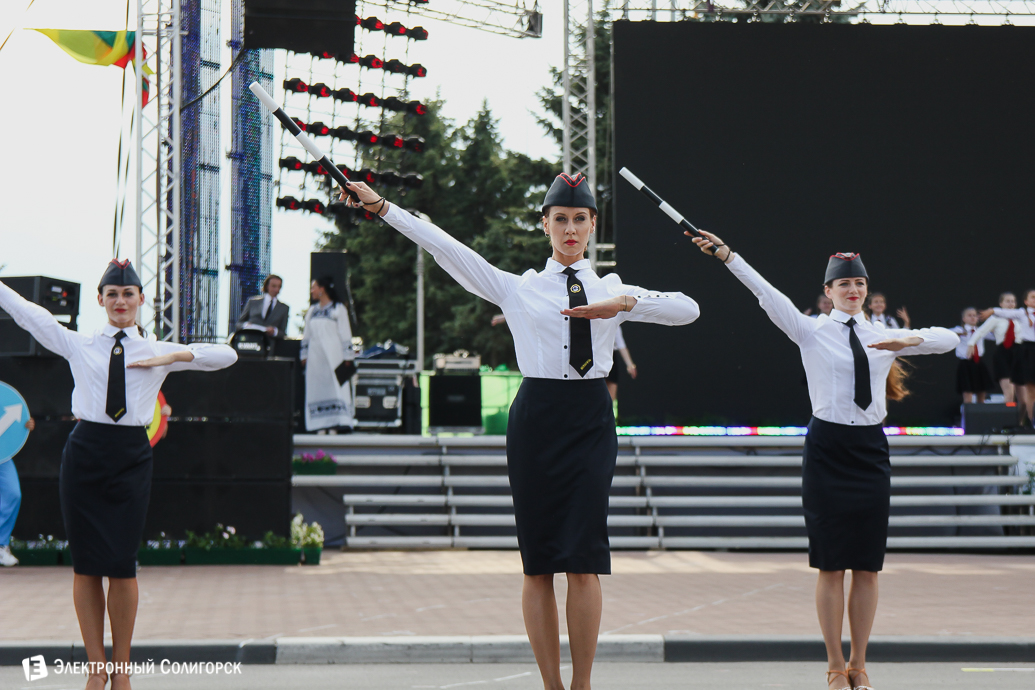 карнавальное шествие, солигорску 60