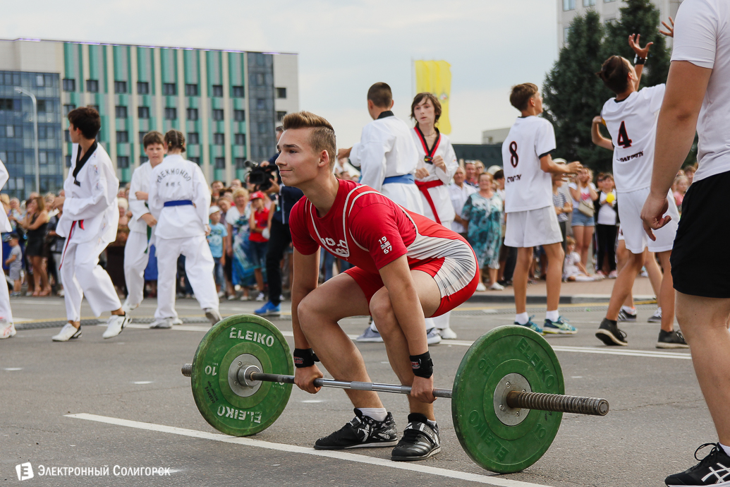 карнавальное шествие в солигорске