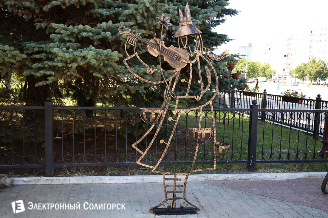 солигорск скульптура скрипач