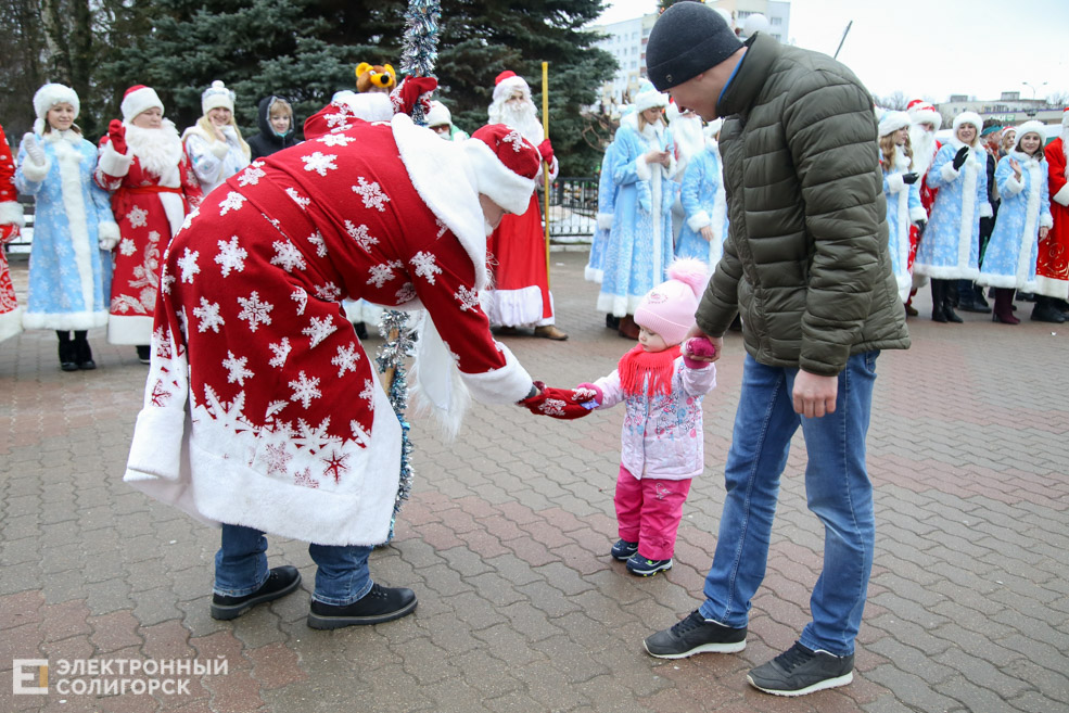 парад дедов морозов солигорск