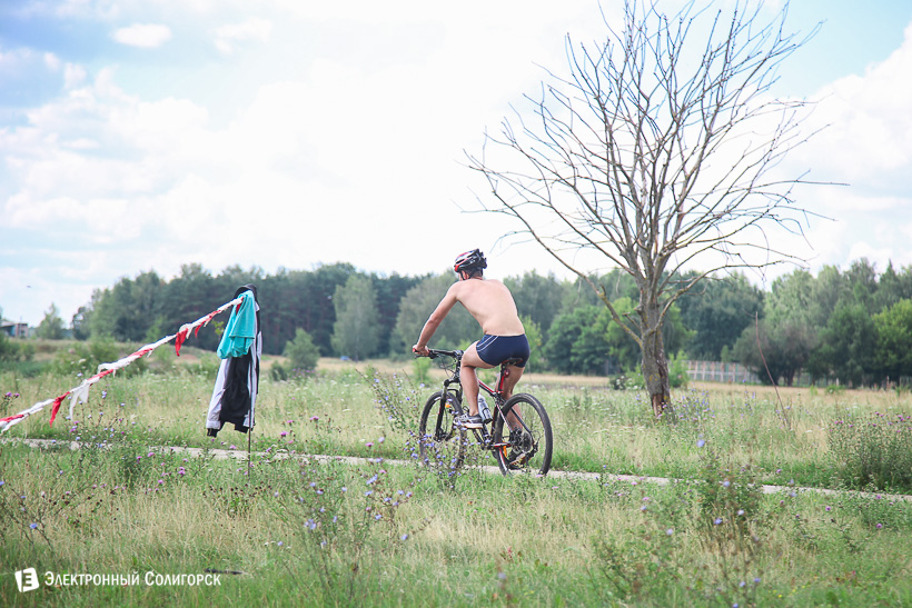 солигорск велосипедист пляж
