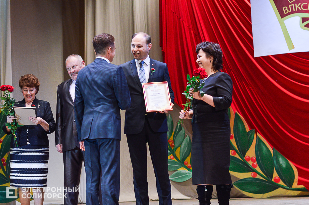 100 лет комсомолу