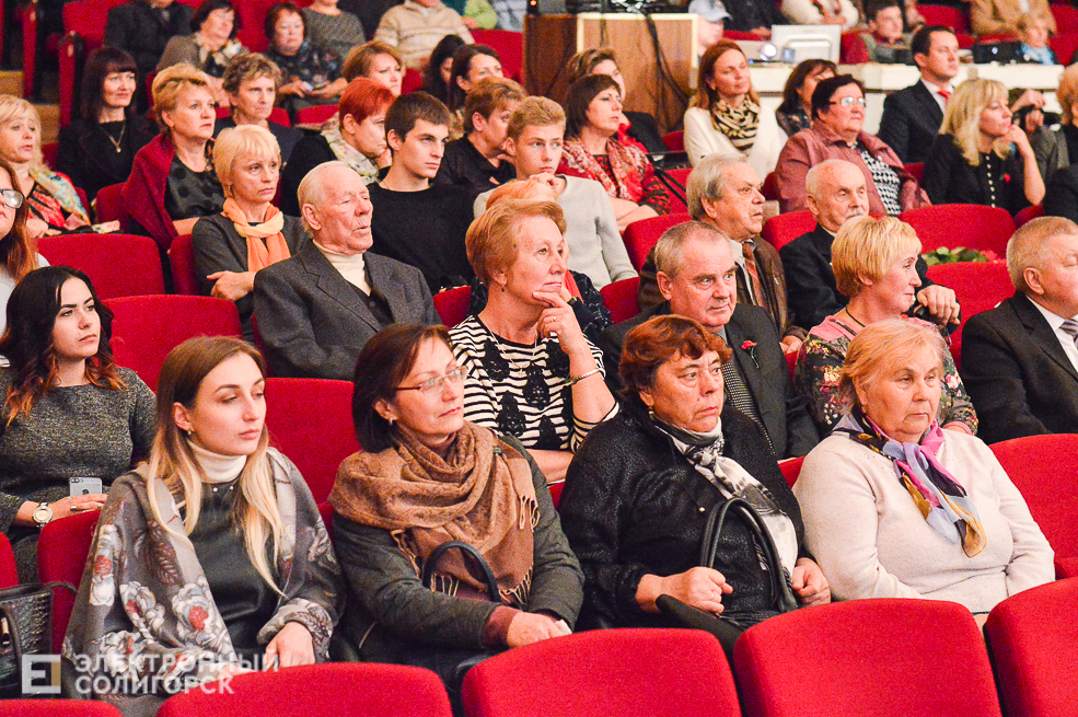 100 лет комсомолу