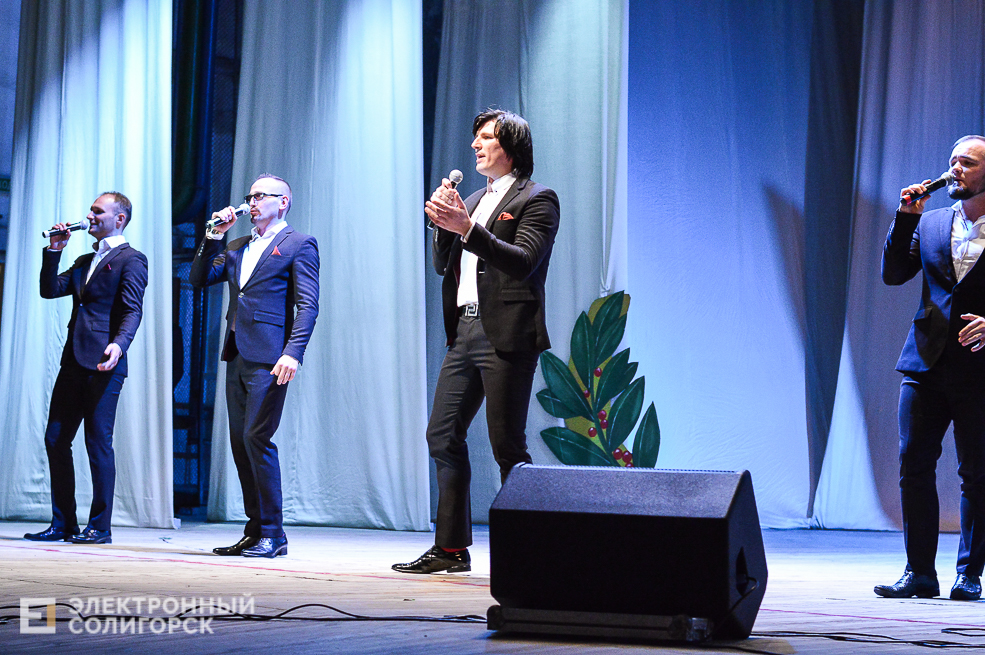 100 лет комсомолу