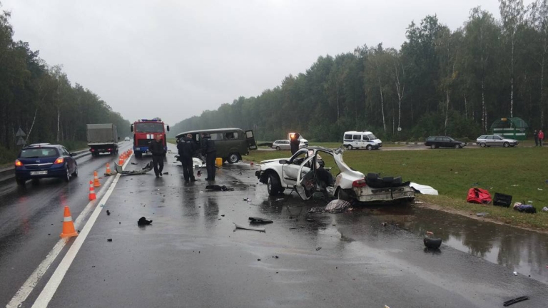 Солигорск дтп рено лагуна вазик Дубеи