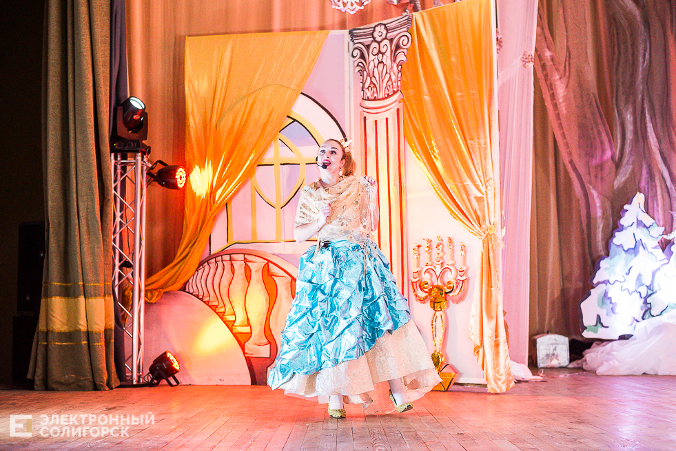 елка дом пионеров