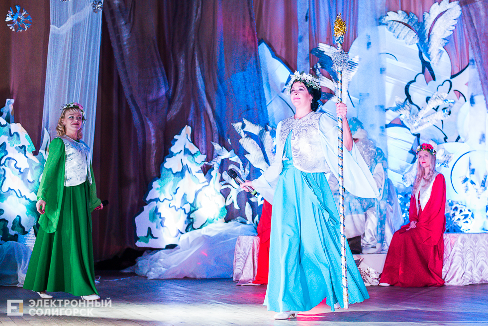 елка дом пионеров