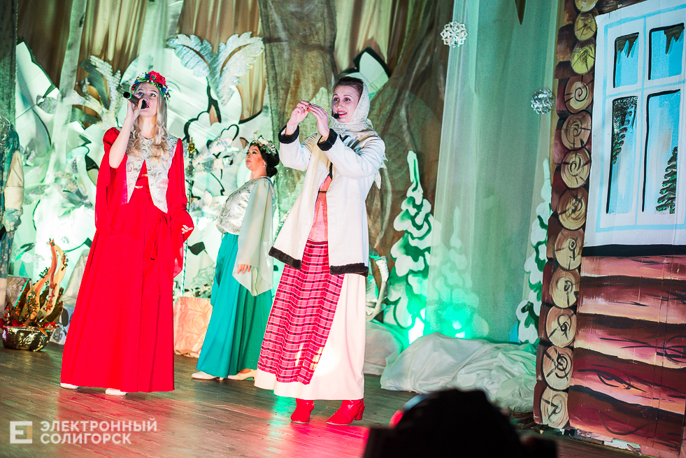 елка дом пионеров