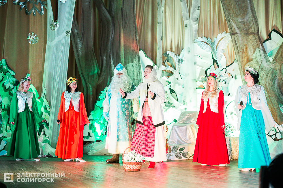 елка дом пионеров