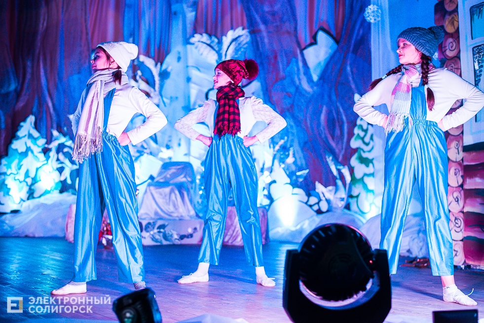 елка дом пионеров