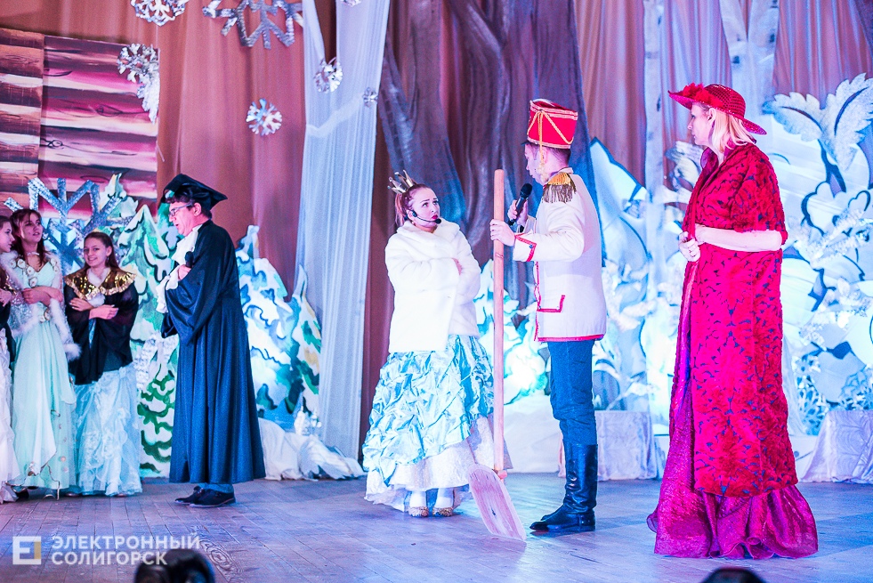 елка дом пионеров