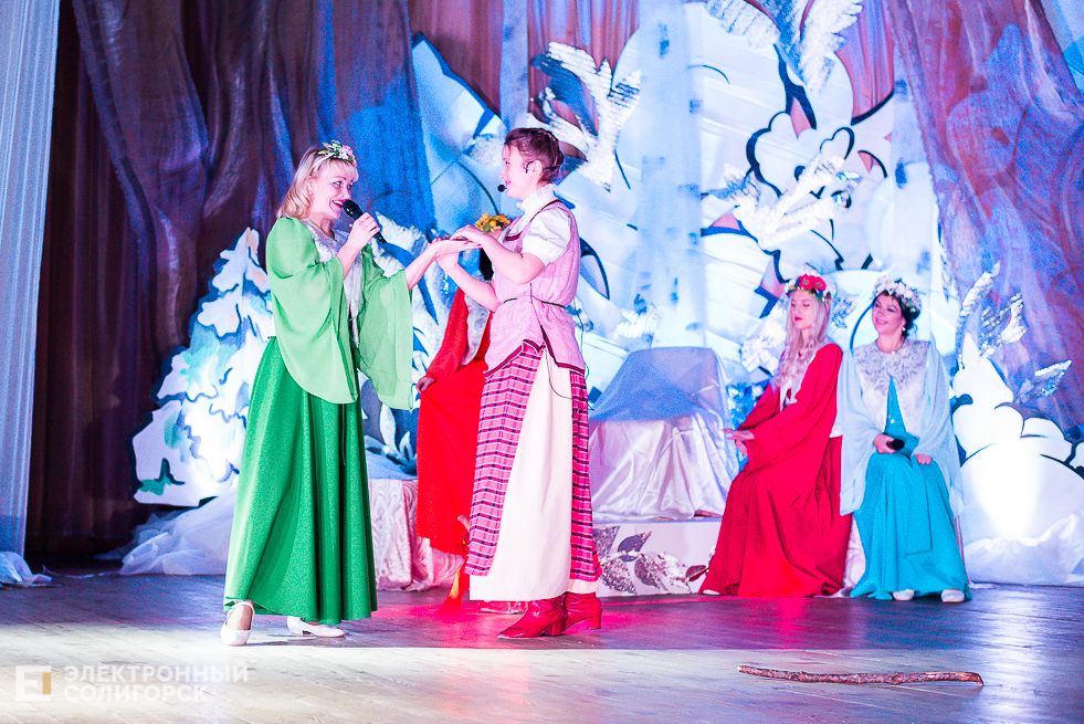 елка дом пионеров